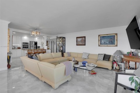 Copropriété à vendre à Hillsboro Beach, Floride: 2 chambres, 123.56 m2 № 1977099 - photo 18