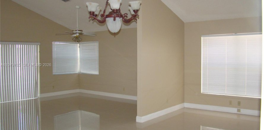 Дом в Дейви, Флорида 2 спальни, 144.37м2 № 2046175