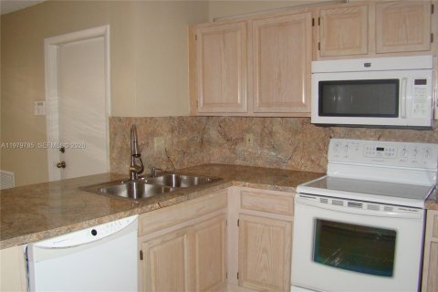 Снять в аренду виллу или дом в Дейви, Флорида 2 спальни, 144.37м2, № 2046175 - фото 6