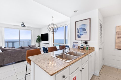 Condo in Panama City Beach, Florida, 3 bedrooms  № 558380 - photo 1