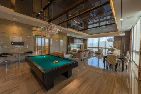 Condominio en venta en Sunny Isles Beach, Florida, 4 dormitorios, 428.19 m2 № 1961717 - foto 20