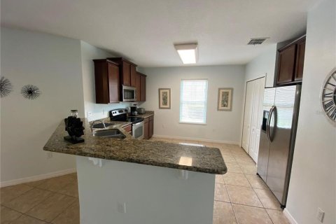 Casa en alquiler en Kissimmee, Florida, 5 dormitorios, 191.29 m2 № 1805520 - foto 16