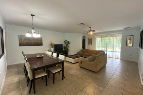 Casa en alquiler en Kissimmee, Florida, 5 dormitorios, 191.29 m2 № 1805520 - foto 14