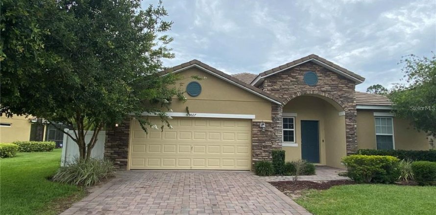 Casa en Kissimmee, Florida 5 dormitorios, 191.29 m2 № 1805520