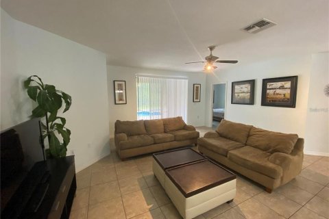 Casa en alquiler en Kissimmee, Florida, 5 dormitorios, 191.29 m2 № 1805520 - foto 9