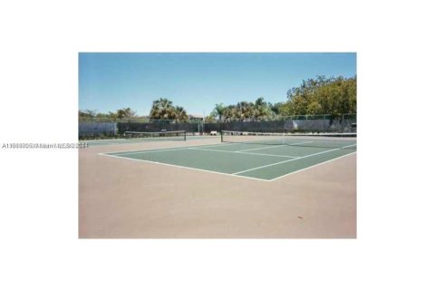 Condo in Pembroke Pines, Florida, 2 bedrooms  № 1763547 - photo 7
