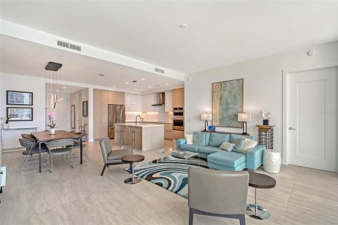 Condo in Sarasota, Florida, 2 bedrooms  № 1754706 - photo 11