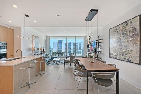 Condo in Sarasota, Florida, 2 bedrooms  № 1754706 - photo 16