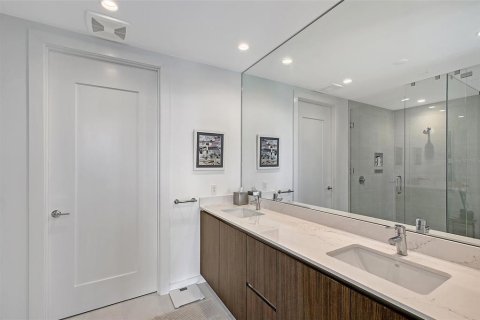 Condo in Sarasota, Florida, 2 bedrooms  № 1754706 - photo 25