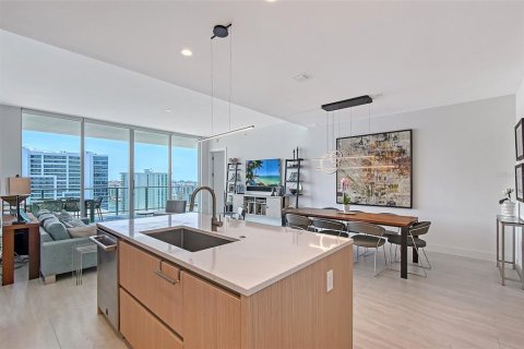Condo in Sarasota, Florida, 2 bedrooms  № 1754706 - photo 17