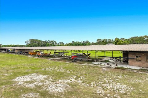 Commercial property in Mount Dora, Florida 204.38 sq.m. № 2212448 - photo 14