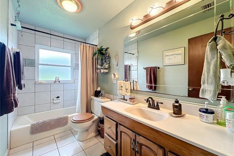 Commercial property in Mount Dora, Florida 204.38 sq.m. № 2212448 - photo 8