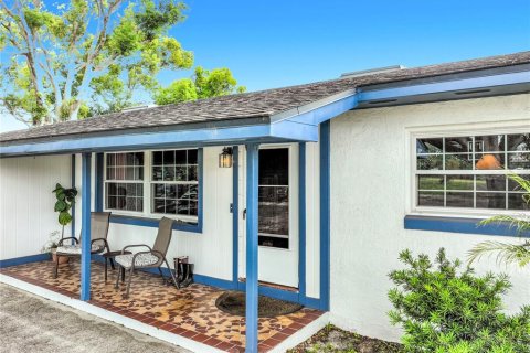 Commercial property in Mount Dora, Florida 204.38 sq.m. № 2212448 - photo 3