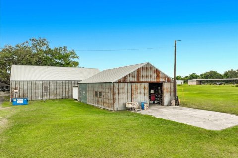 Commercial property in Mount Dora, Florida 204.38 sq.m. № 2212448 - photo 16
