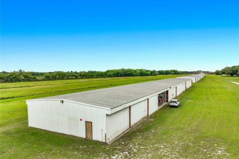 Commercial property in Mount Dora, Florida 204.38 sq.m. № 2212448 - photo 18