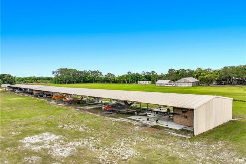 Commercial property in Mount Dora, Florida 204.38 sq.m. № 2212448 - photo 19