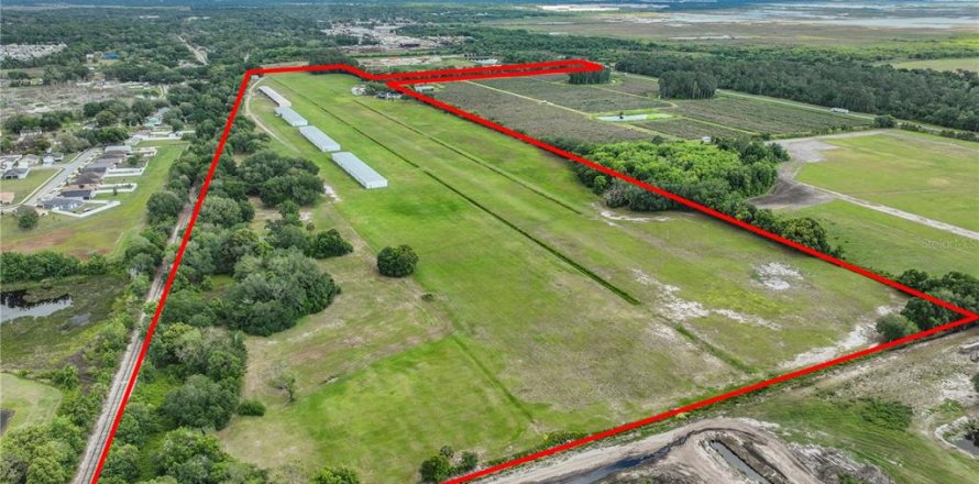 Commercial property in Mount Dora, Florida 204.38 sq.m. № 2212448