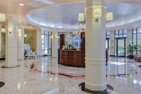 Condo in Hollywood, Florida, 1 bedroom  № 1939986 - photo 30