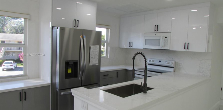 Condominio en Deerfield Beach, Florida, 2 dormitorios  № 1710442