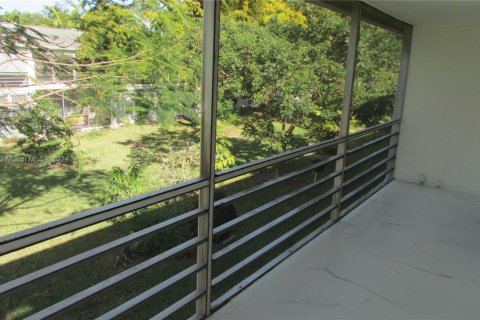 Condominio en venta en Deerfield Beach, Florida, 2 dormitorios, 76.18 m2 № 1710442 - foto 13