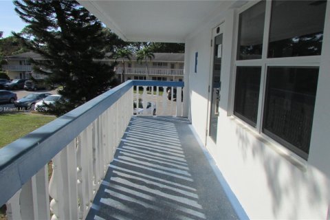 Condominio en venta en Deerfield Beach, Florida, 2 dormitorios, 76.18 m2 № 1710442 - foto 17