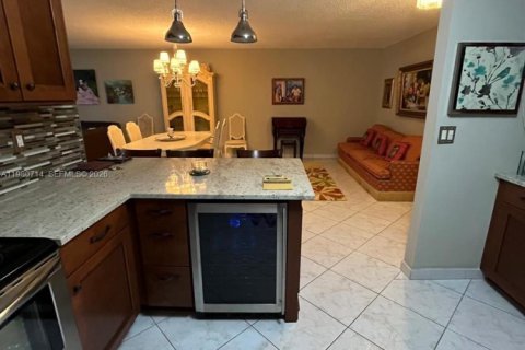 Купить кондоминиум в Холливуд, Флорида 2 спальни, 128.76м2, № 2043916 - фото 4