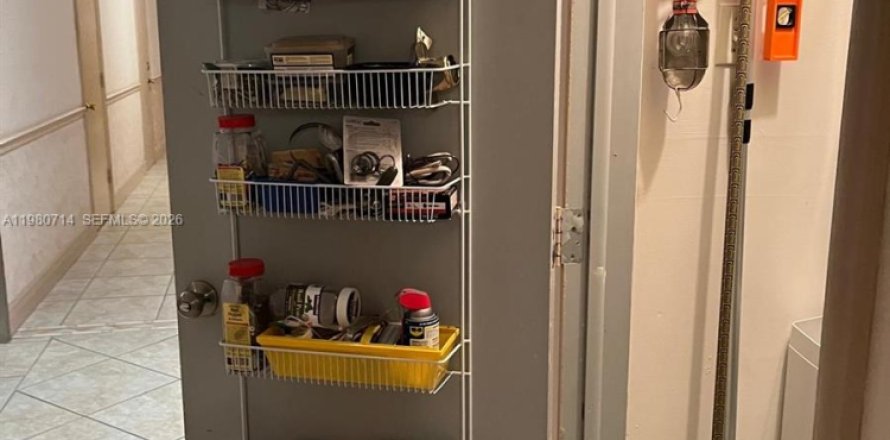 Кондоминиум с 2 спальнями в Холливуд, Флорида № 2043916