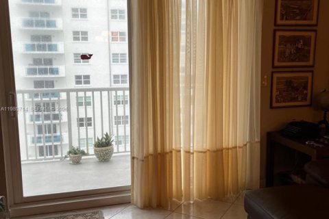 Купить кондоминиум в Холливуд, Флорида 2 спальни, 128.76м2, № 2043916 - фото 18