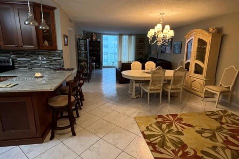Купить кондоминиум в Холливуд, Флорида 2 спальни, 128.76м2, № 2043916 - фото 6