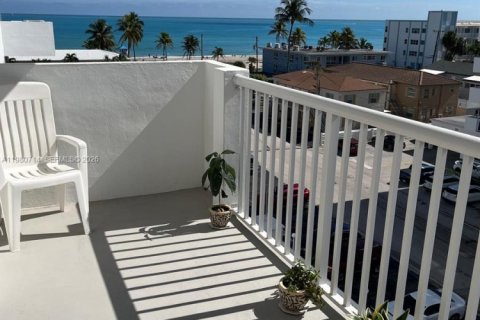 Купить кондоминиум в Холливуд, Флорида 2 спальни, 128.76м2, № 2043916 - фото 24