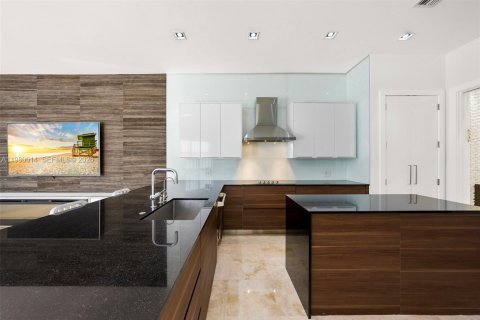 Купить виллу или дом в Холливуд, Флорида 5 спален, 400.87м2, № 2079603 - фото 13