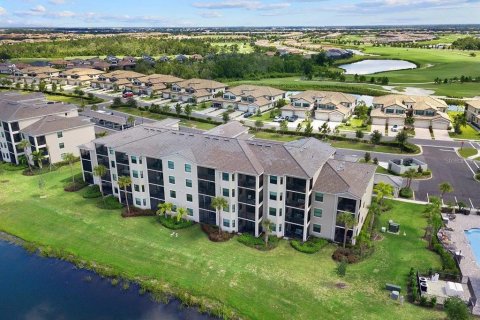 Condominio en alquiler en Bradenton, Florida, 2 dormitorios, 104.14 m2 № 1908468 - foto 1