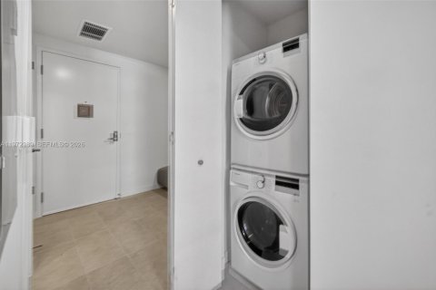 Купить кондоминиум в Майами, Флорида 1 спальня, 55.46м2, № 2079198 - фото 10