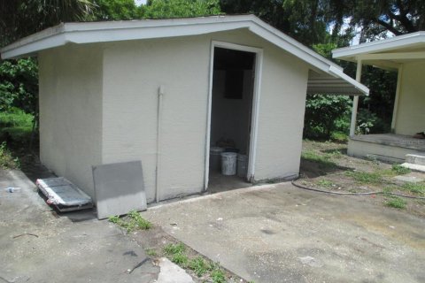 House in Orlando, Florida 6 bedrooms, 178.09 sq.m. № 1800591 - photo 18