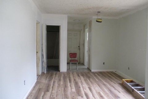 House in Orlando, Florida 6 bedrooms, 178.09 sq.m. № 1800591 - photo 14