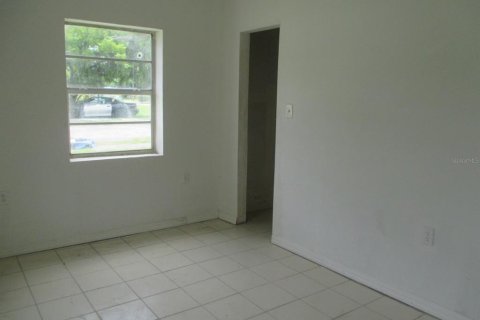 House in Orlando, Florida 6 bedrooms, 178.09 sq.m. № 1800591 - photo 10