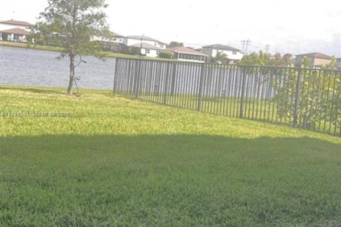 Villa ou maison à vendre à Port St. Lucie, Floride: 3 chambres, 153.2 m2 № 1987294 - photo 11