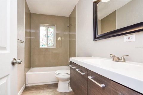 Casa en alquiler en Tampa, Florida, 3 dormitorios, 106.47 m2 № 1853259 - foto 11