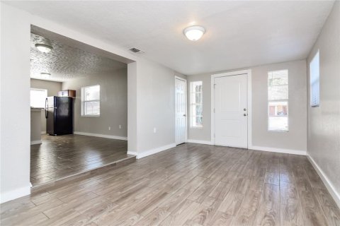 Casa en alquiler en Tampa, Florida, 3 dormitorios, 106.47 m2 № 1853259 - foto 3