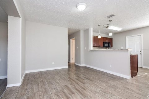 Casa en alquiler en Tampa, Florida, 3 dormitorios, 106.47 m2 № 1853259 - foto 8