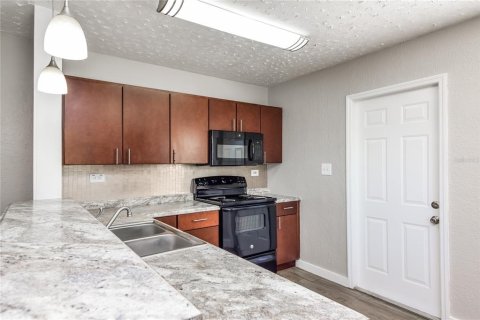 Casa en alquiler en Tampa, Florida, 3 dormitorios, 106.47 m2 № 1853259 - foto 4