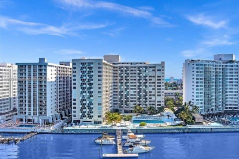 Condominio en alquiler en Miami Beach, Florida, 1 dormitorio, 77.76 m2 № 2017838 - foto 22