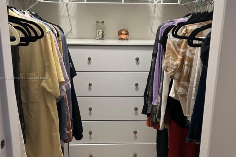 Condominio en alquiler en Miami Beach, Florida, 1 dormitorio, 77.76 m2 № 2017838 - foto 17