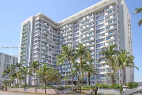 Condominio en alquiler en Miami Beach, Florida, 1 dormitorio, 77.76 m2 № 2017838 - foto 14