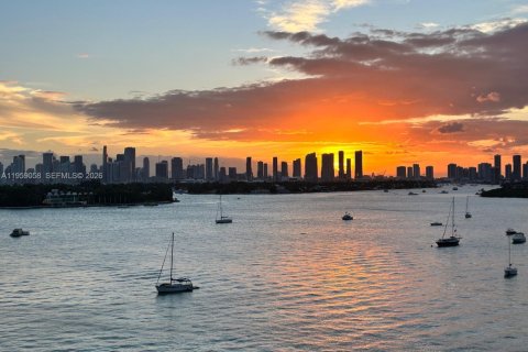 Condominio en alquiler en Miami Beach, Florida, 1 dormitorio, 77.76 m2 № 2017838 - foto 4