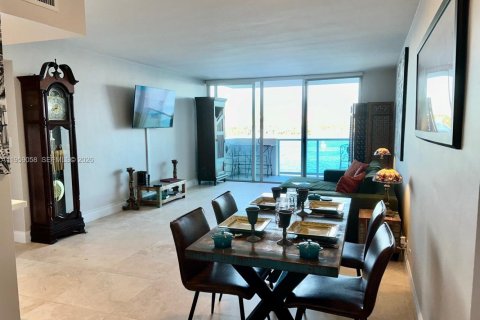 Condominio en alquiler en Miami Beach, Florida, 1 dormitorio, 77.76 m2 № 2017838 - foto 12