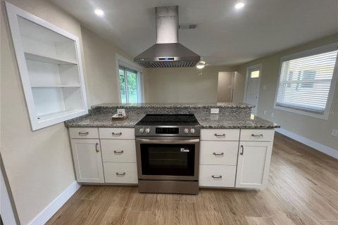 Villa ou maison à louer à Port Charlotte, Floride: 2 chambres, 102.47 m2 № 1771581 - photo 5