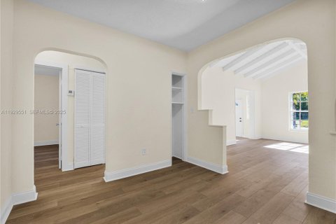 Снять в аренду виллу или дом в Майами, Флорида 2 спальни, 159.33м2, № 1989935 - фото 6