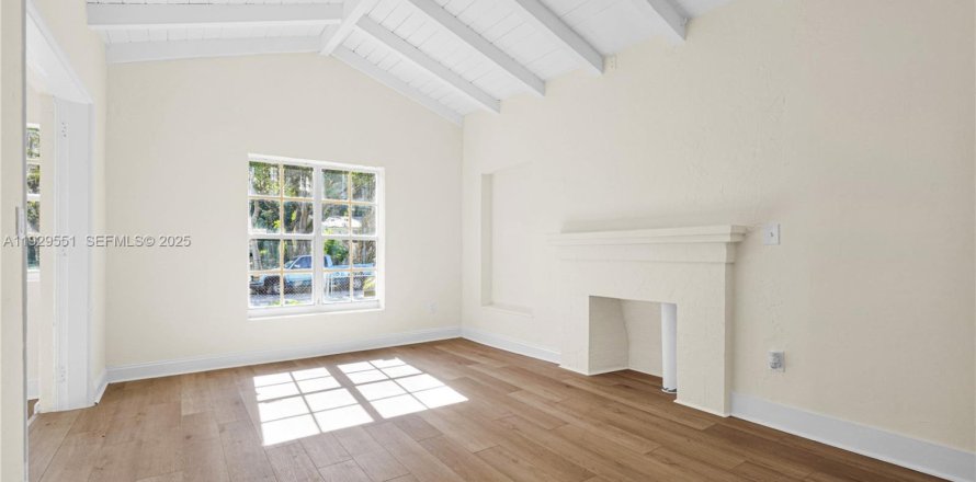 Дом в Майами, Флорида 2 спальни, 159.33м2 № 1989935