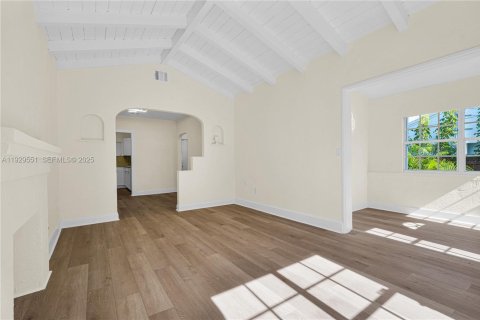 Снять в аренду виллу или дом в Майами, Флорида 2 спальни, 159.33м2, № 1989935 - фото 5